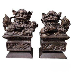 Bombay Company Vintage Wooden Carved Foo Tu Dog Lion Statues Set of 2
